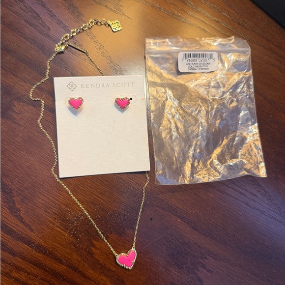 Kendra Scott Gold Pink Heart Necklace and Pink Heart Earrings - Picture 6 of 8